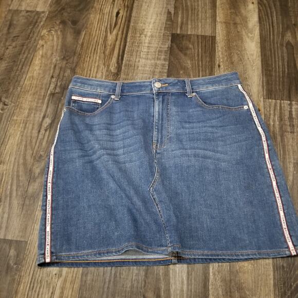 Tommy Hilfiger Dresses & Skirts - Tommy Hilfiger Womens Jean Skirt 12 Denim Y2K Mini Short‎ Zipper Medium Wash